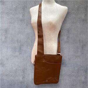 Radley London Small Zip-Top Multiway crossbody bag